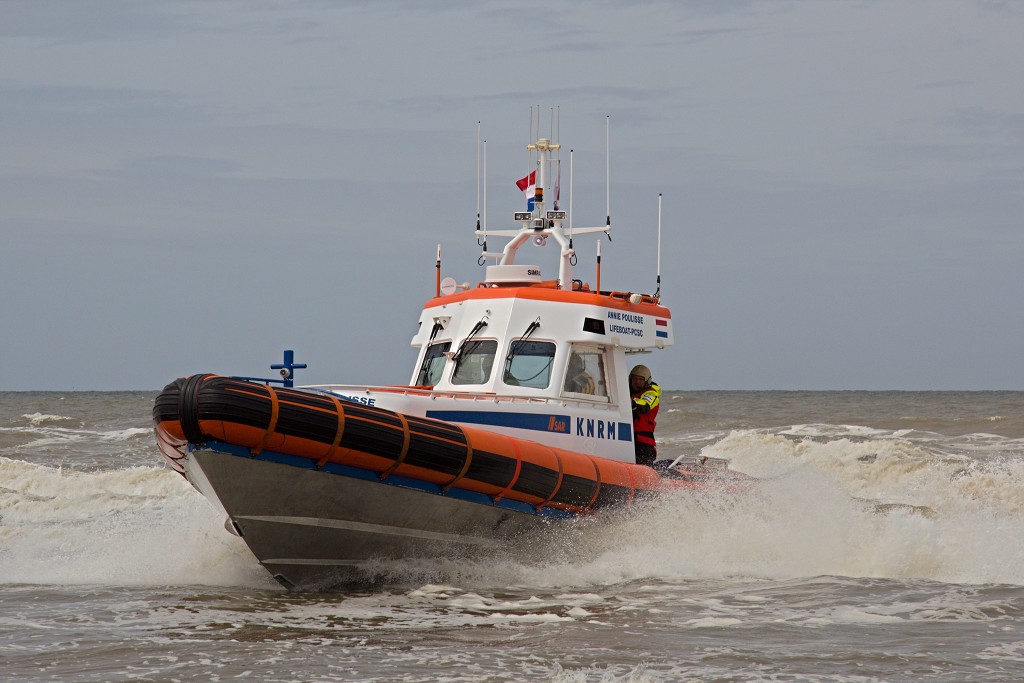 sar katwijk aan zee knrm evenement event festival reddingsdemonstratie search and rescue hulp Abraham Fock crashtender reddingsboot sos hulp in nood scheepsramp
